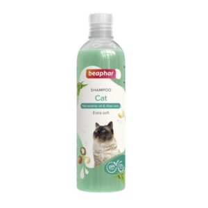 Champú Beaphar para gatos 250ml, suave y nutritivo con Aloe Vera. Fórmula vegana y pH neutro ideal para piel sensible. Envase ecológico y aroma fresco para limpieza frecuente.