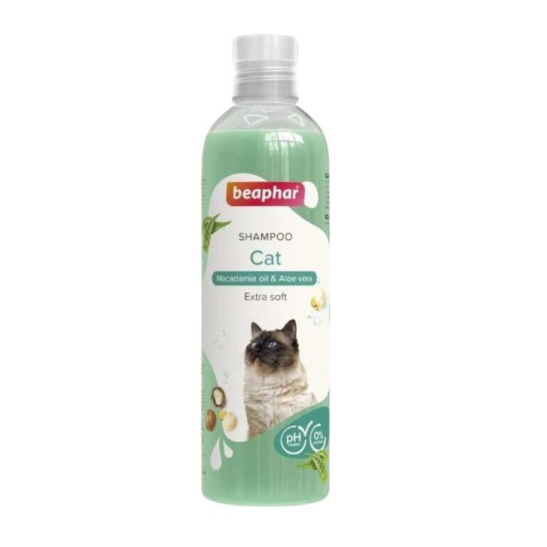 Champú Beaphar para gatos 250ml, suave y nutritivo con Aloe Vera. Fórmula vegana y pH neutro ideal para piel sensible. Envase ecológico y aroma fresco para limpieza frecuente.