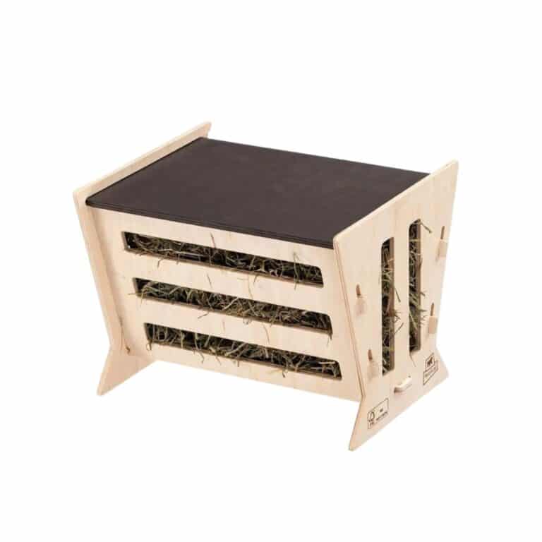 El Comedero de Heno 1 de Ferplast, hecho en madera natural, mantiene el alimento limpio y accesible para conejos y cobayas. Con techo deslizable y diseño funcional que reduce desechos.