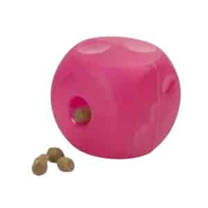 El Buster Mini Cube rosa cereza de Kruuse es un juguete dispensador de comida o premios para perros pequeños. Tamaño 9 cm, estimula la mente y promueve una alimentación más lenta. ¡Ideal para perros inteligentes y activos!