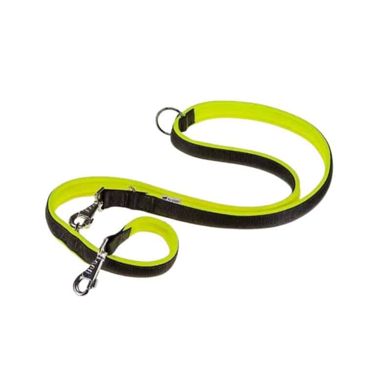Correa de entrenamiento Ferplast Ergofluo GA15 200 en amarillo. Ajustable, cómoda y resistente, ideal para adiestrar y pasear a tu perro con seguridad y estilo.