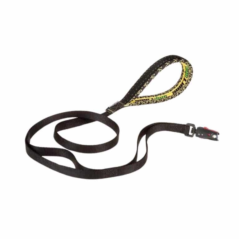 Descubre la correa Ferplast Daytona Matic G20 120 en negro con mosquetón magnético exclusivo para enganche rápido y doble asa para mayor control. Compra calidad y seguridad para tu perro.