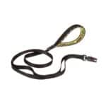 Descubre la correa Ferplast Daytona Matic G20 120 en negro con mosquetón magnético exclusivo para enganche rápido y doble asa para mayor control. Compra calidad y seguridad para tu perro.