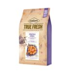 Descubre Carnilove True Fresh con pescado fresco para gatos adultos. Pienso premium sin cereales, rico en vitaminas, minerales y taurina. Nutrición natural para tu gato.