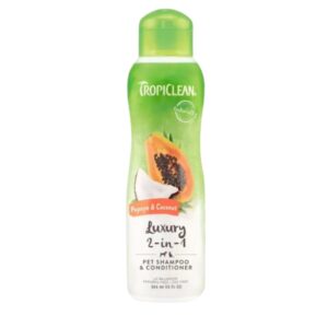 Limpia e hidrata el pelaje de tu mascota con Tropiclean Champú y Acondicionador 2 en 1 Papaya y Coco. Fórmula natural con aloe, vitamina E y extractos de frutas para un pelaje suave y brillante.