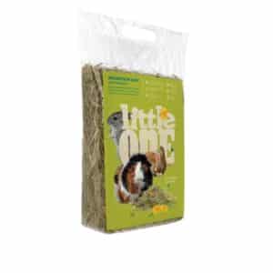 El Heno de Montaña con Diente de León de Little One es ideal para roedores y conejos. Rico en fibra y con propiedades antiinflamatorias, mejora la digestión y apoya órganos vitales.