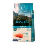 Bravery Dog Salmon es un alimento para perros adultos con salmón como fuente principal. Rico en Omega 3 y vitamina D, fortalece huesos y mejora piel y pelaje.