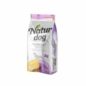 Compra Naturdog Dry Adult Pollo 2 kg, pienso seco con carne magra de pollo y manzanilla. Con probióticos y sin conservantes, ideal para perros adultos de todas las razas.